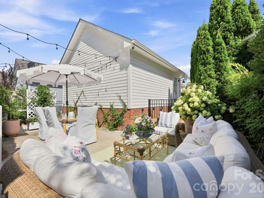 146 Lavender Bloom Loop, Mooresville, NC 28115.  MLS# CAR4406885, YatesRealty ID 39602. Courtyard