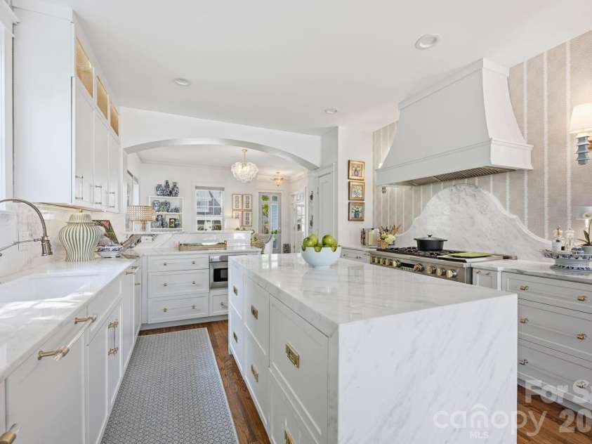 146 Lavender Bloom Loop, Mooresville, NC 28115.  MLS# CAR4406885, YatesRealty ID 39602. Kitchen