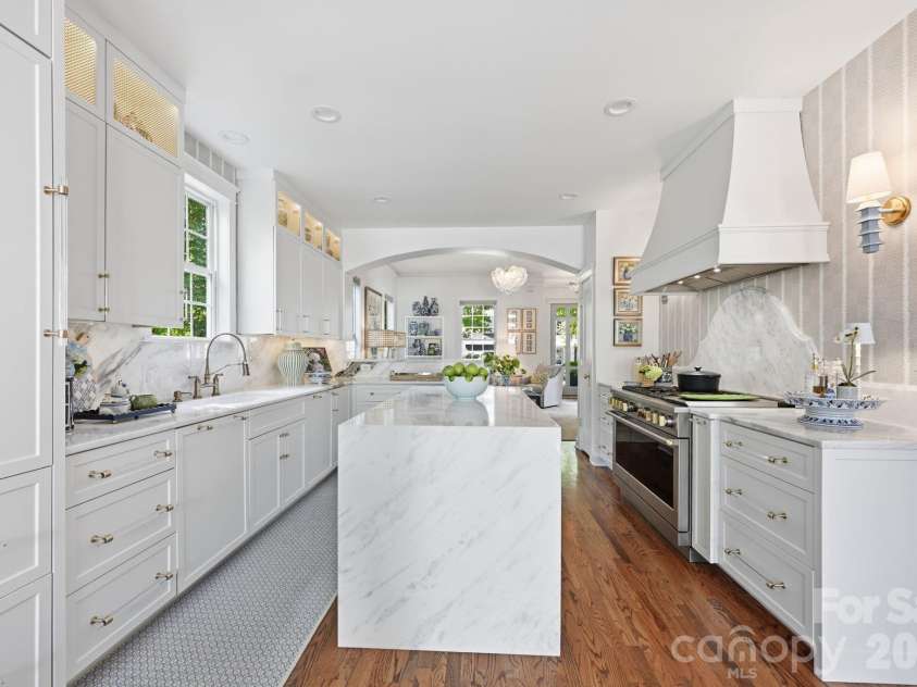 146 Lavender Bloom Loop, Mooresville, NC 28115.  MLS# CAR4406885, YatesRealty ID 39602. Kitchen
