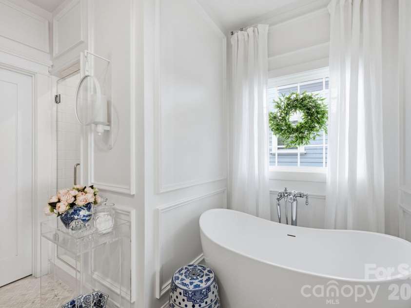 146 Lavender Bloom Loop, Mooresville, NC 28115.  MLS# CAR4406885, YatesRealty ID 39602. Primary Bath