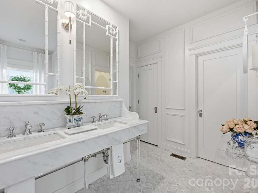 146 Lavender Bloom Loop, Mooresville, NC 28115.  MLS# CAR4406885, YatesRealty ID 39602. Primary Bath