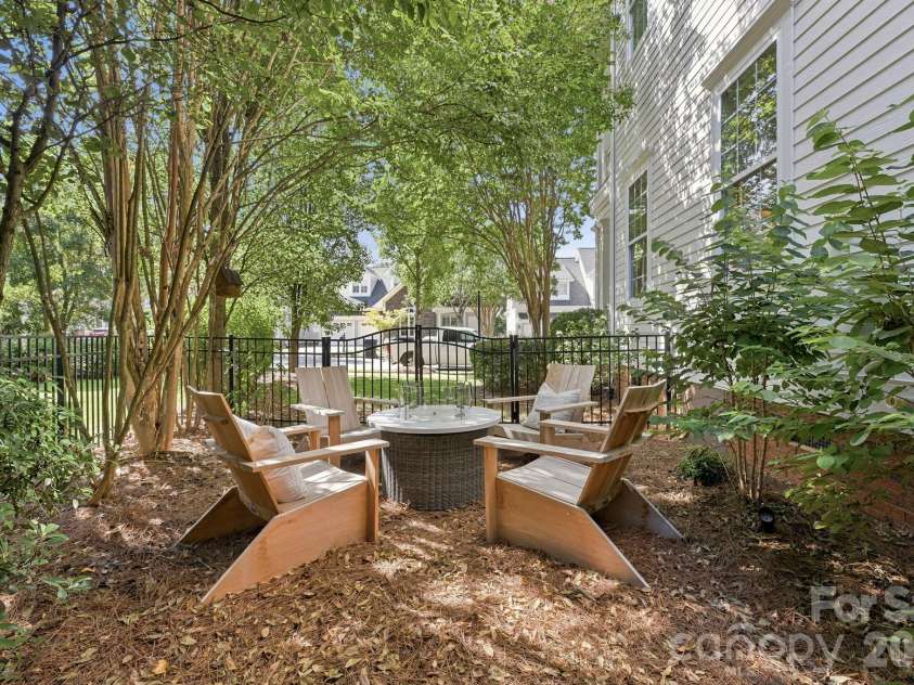 146 Lavender Bloom Loop, Mooresville, NC 28115.  MLS# CAR4406885, YatesRealty ID 39602. Side Yard