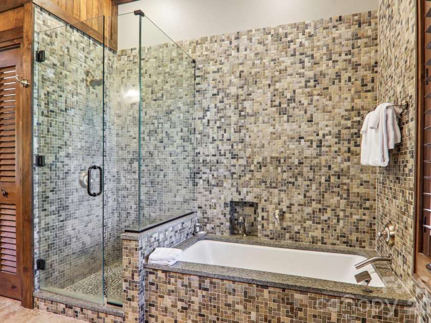 410 Lakewood Drive, Bryson City, NC 28713.  MLS# CAR4392234, YatesRealty ID 39603. 