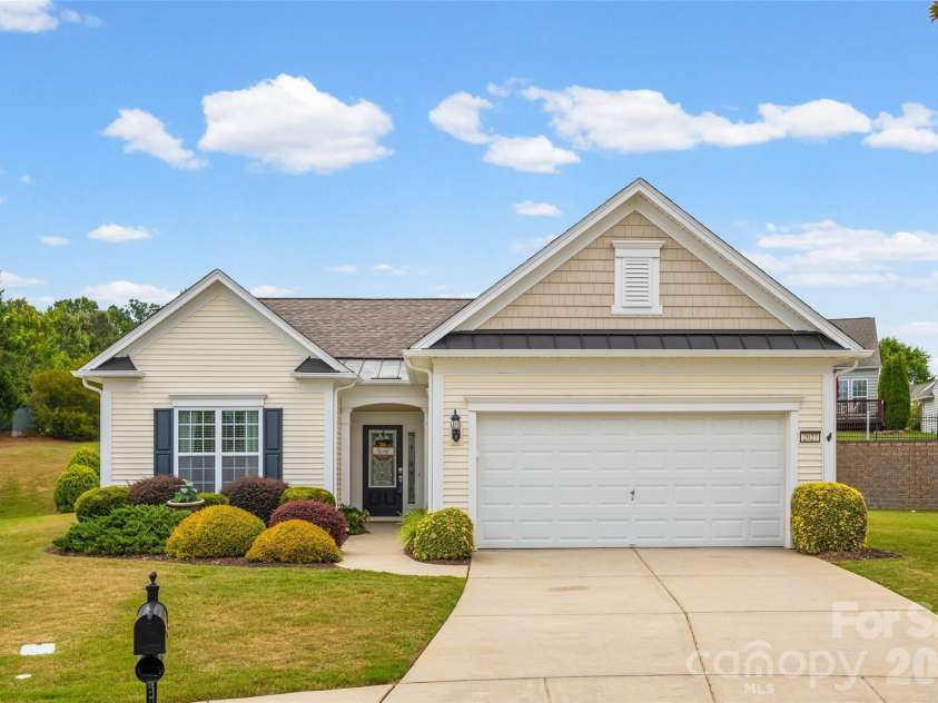 2027 Maned Goose Court, Fort Mill, SC 29707.  MLS# CAR4400613, YatesRealty ID 39604. 