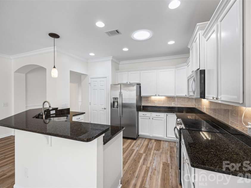 2027 Maned Goose Court, Fort Mill, SC 29707.  MLS# CAR4400613, YatesRealty ID 39604. 
