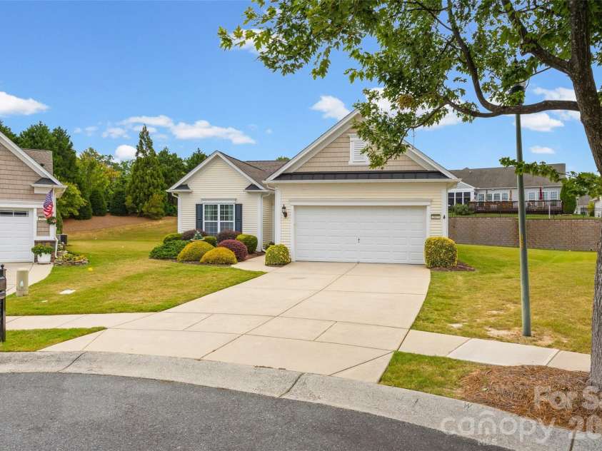 2027 Maned Goose Court, Fort Mill, SC 29707.  MLS# CAR4400613, YatesRealty ID 39604. 