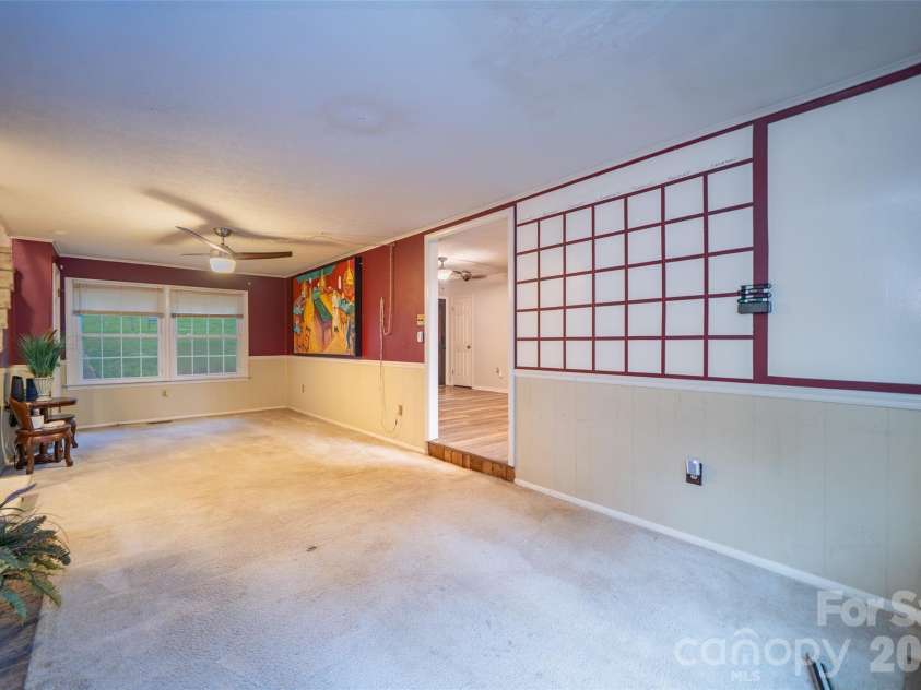 6 Hillview Circle, Asheville, NC 28805.  MLS# CAR4354850, YatesRealty ID 39606. 