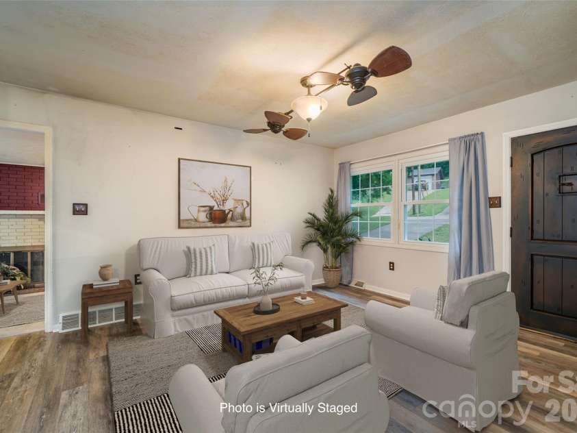 6 Hillview Circle, Asheville, NC 28805.  MLS# CAR4354850, YatesRealty ID 39606. VIRTUALLY STAGED