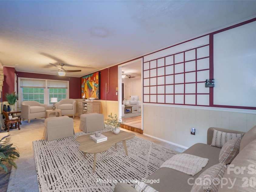 6 Hillview Circle, Asheville, NC 28805.  MLS# CAR4354850, YatesRealty ID 39606. VIRTUALLY STAGED