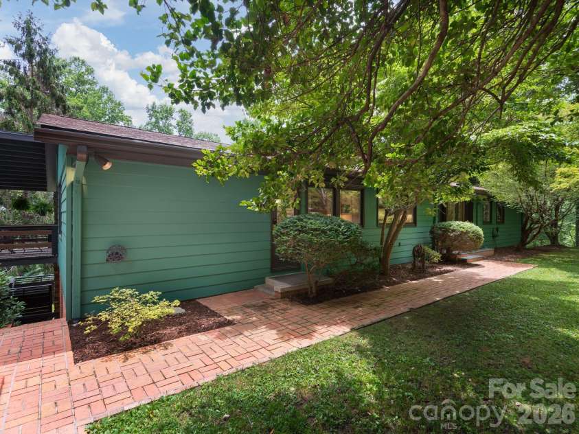 65 Cliff Drive, Laurel Park, NC 28739.  MLS# CAR4394753, YatesRealty ID 39607. A true Mid-Century Modern gem!