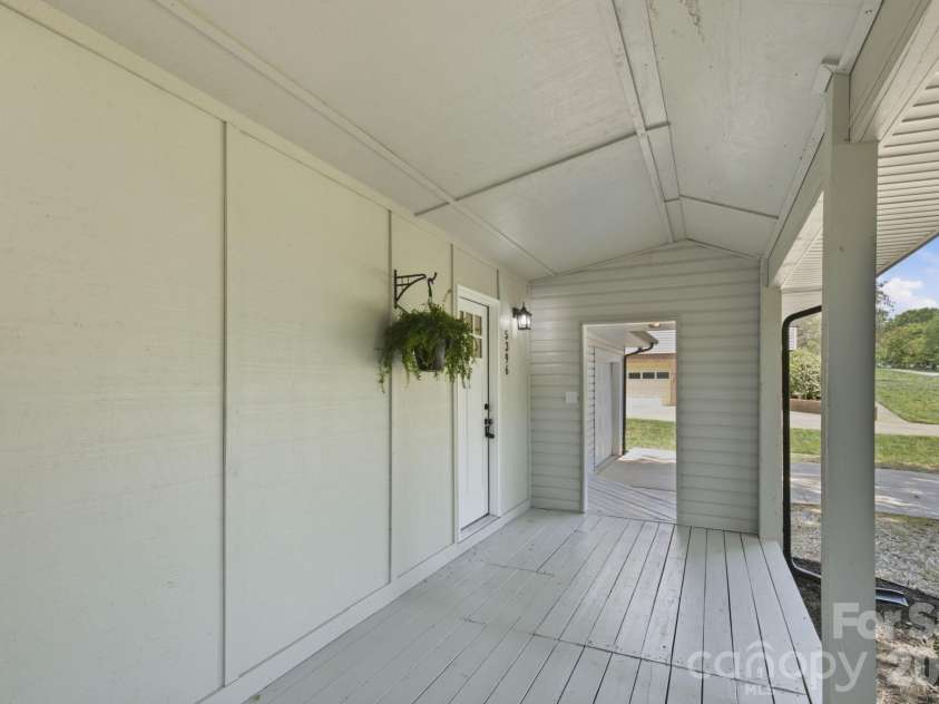 5396 Stonewood Drive, Hickory, NC 28602.  MLS# CAR4407242, YatesRealty ID 39608. 