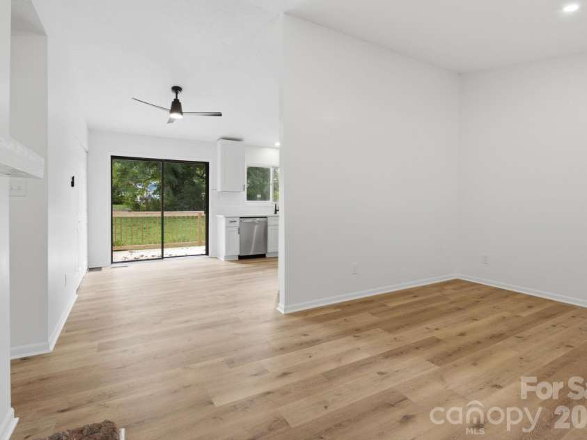 5396 Stonewood Drive, Hickory, NC 28602.  MLS# CAR4407242, YatesRealty ID 39608. 