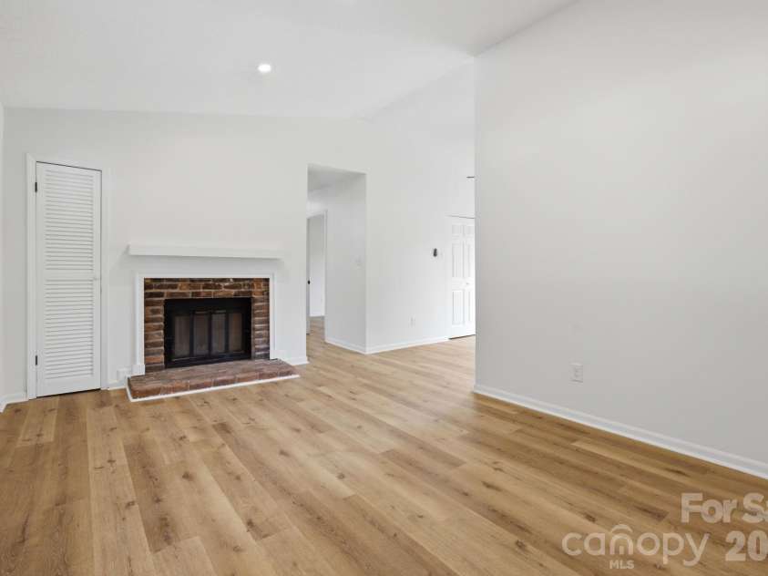 5396 Stonewood Drive, Hickory, NC 28602.  MLS# CAR4407242, YatesRealty ID 39608. 