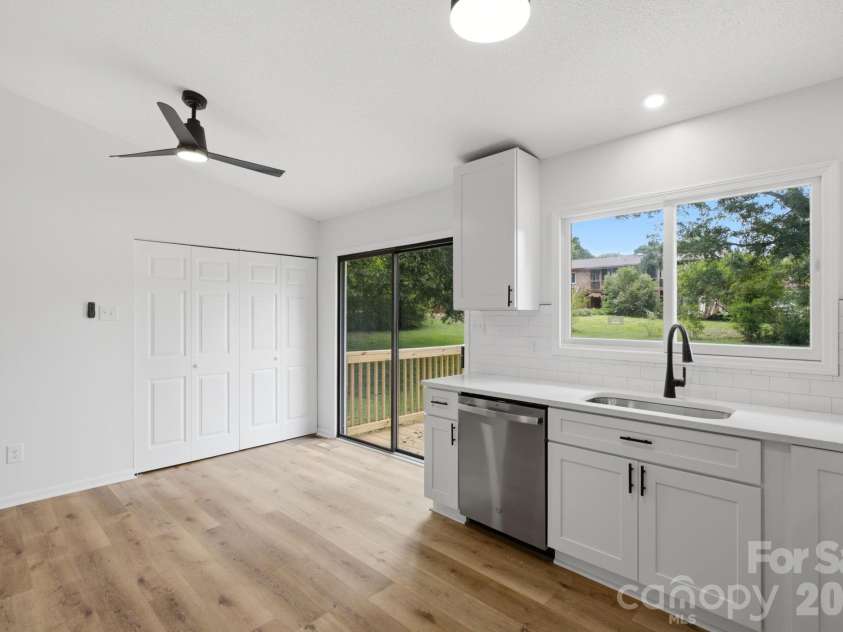 5396 Stonewood Drive, Hickory, NC 28602.  MLS# CAR4407242, YatesRealty ID 39608. 