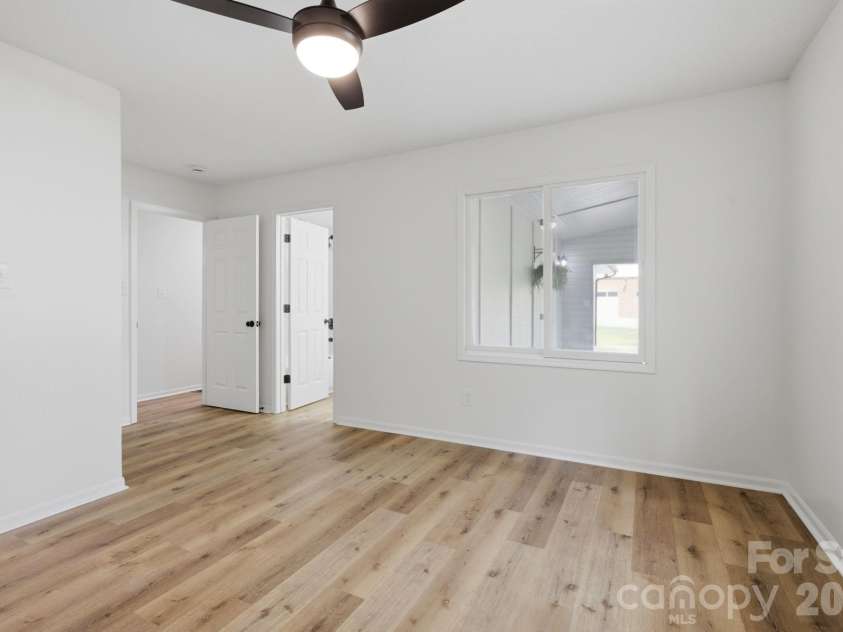 5396 Stonewood Drive, Hickory, NC 28602.  MLS# CAR4407242, YatesRealty ID 39608. 