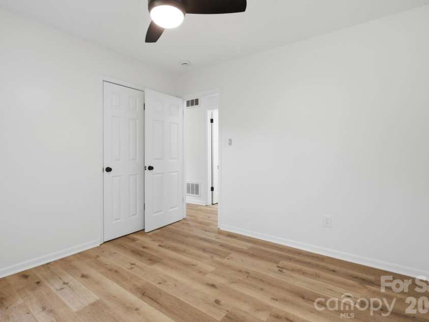 5396 Stonewood Drive, Hickory, NC 28602.  MLS# CAR4407242, YatesRealty ID 39608. 