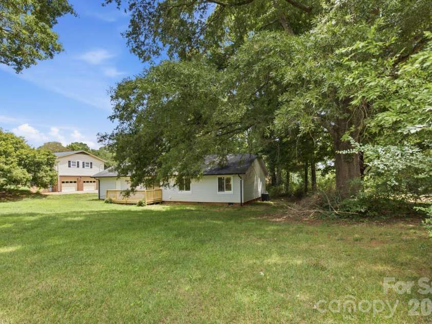 5396 Stonewood Drive, Hickory, NC 28602.  MLS# CAR4407242, YatesRealty ID 39608. 
