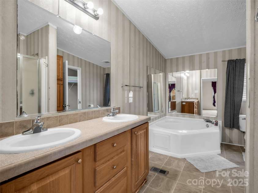 114 Leonards Lane, Weaverville, NC 28787.  MLS# CAR4309120, YatesRealty ID 3961. 