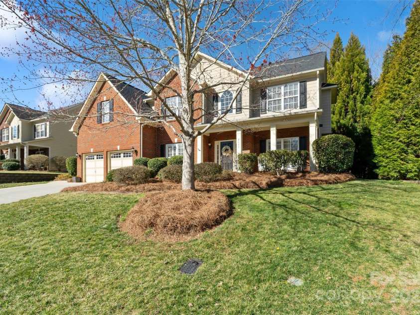 2000 Willowcrest Drive, Waxhaw, NC 28173.  MLS# CAR4229305, YatesRealty ID 3961. 