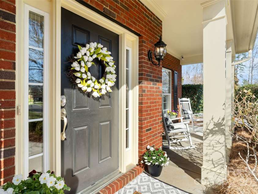 2000 Willowcrest Drive, Waxhaw, NC 28173.  MLS# CAR4229305, YatesRealty ID 3961. 