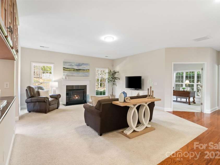 2000 Willowcrest Drive, Waxhaw, NC 28173.  MLS# CAR4229305, YatesRealty ID 3961. 