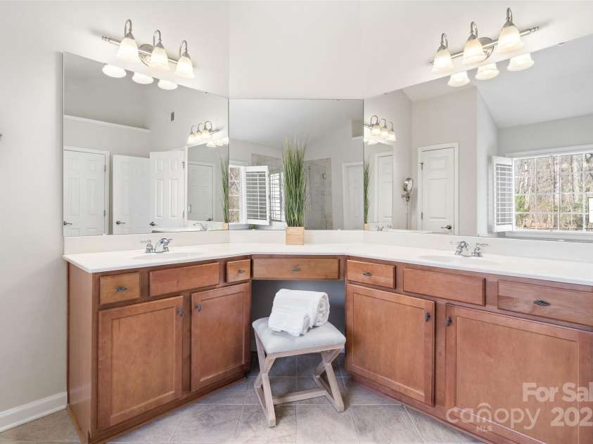 2000 Willowcrest Drive, Waxhaw, NC 28173.  MLS# CAR4229305, YatesRealty ID 3961. 