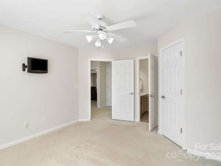 2000 Willowcrest Drive, Waxhaw, NC 28173.  MLS# CAR4229305, YatesRealty ID 3961. 