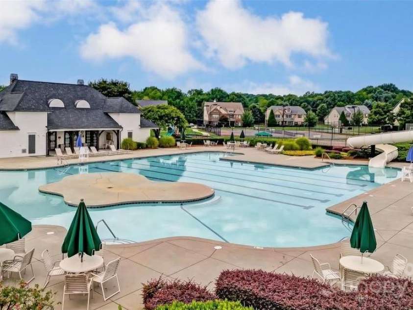 2000 Willowcrest Drive, Waxhaw, NC 28173.  MLS# CAR4229305, YatesRealty ID 3961. 