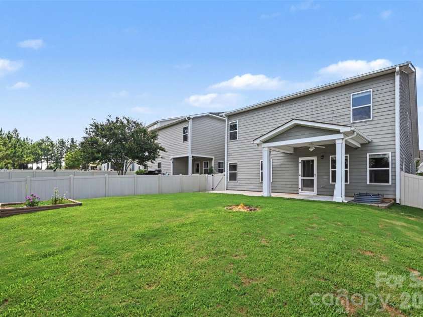 230 Sycamore Drive, Lancaster, SC 29720.  MLS# CAR4399490, YatesRealty ID 39610. 