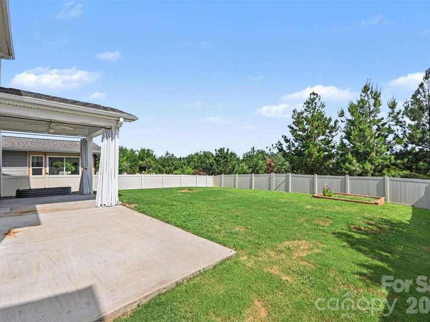 230 Sycamore Drive, Lancaster, SC 29720.  MLS# CAR4399490, YatesRealty ID 39610. 