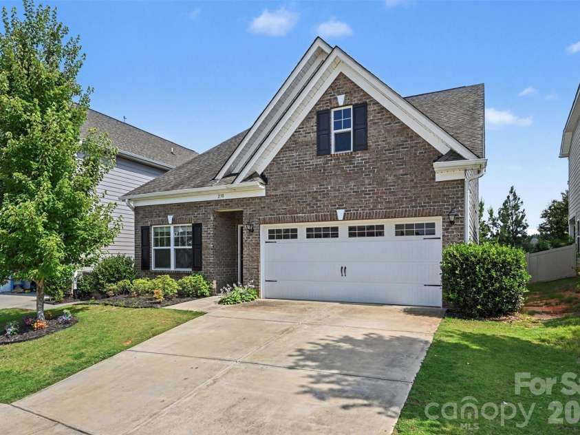230 Sycamore Drive, Lancaster, SC 29720.  MLS# CAR4399490, YatesRealty ID 39610. 
