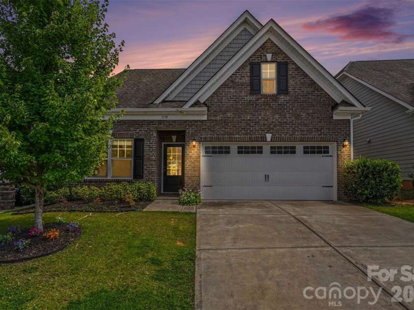 230 Sycamore Drive, Lancaster, SC 29720.  MLS# CAR4399490, YatesRealty ID 39610. 