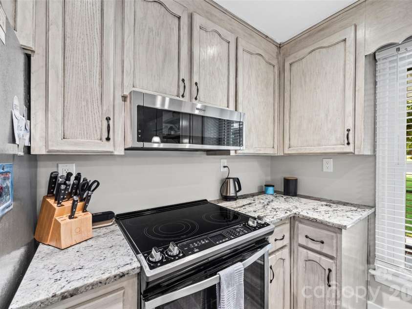 143 Old Limestone Road, York, SC 29745.  MLS# CAR4406256, YatesRealty ID 39611. 