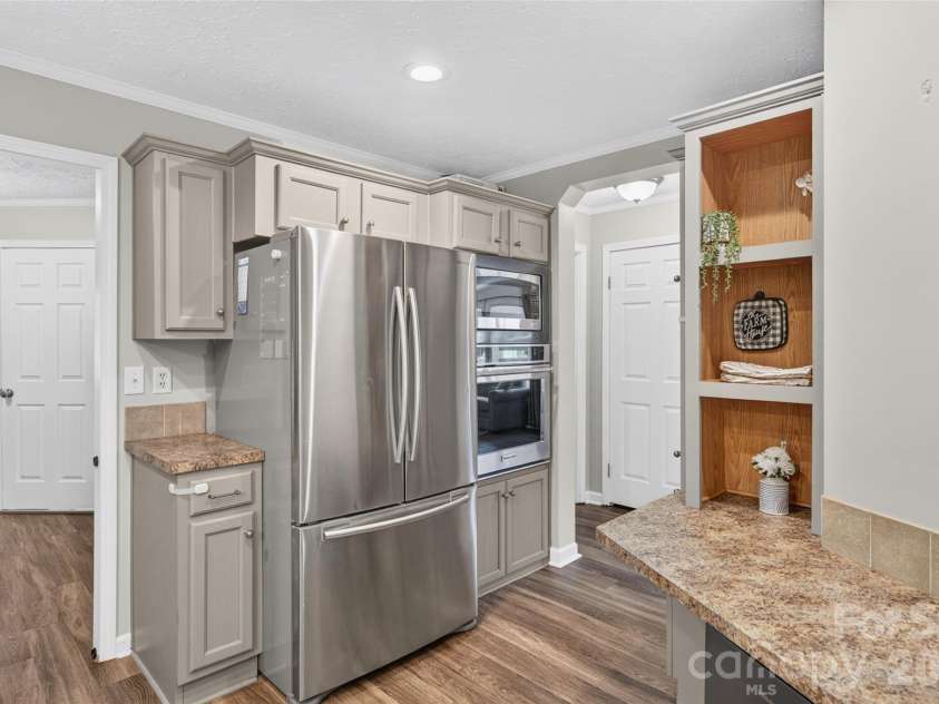 147 Ty Lin Way, Troutman, NC 28166.  MLS# CAR4407100, YatesRealty ID 39615. Kitchen