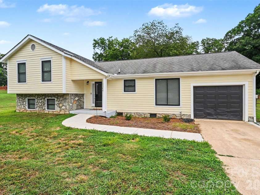 1106 Stanton Drive, Shelby, NC 28150.  MLS# CAR4403709, YatesRealty ID 39616. 
