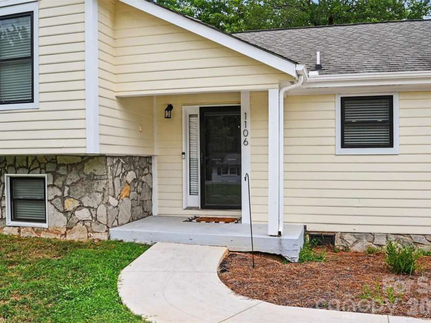 1106 Stanton Drive, Shelby, NC 28150.  MLS# CAR4403709, YatesRealty ID 39616. 