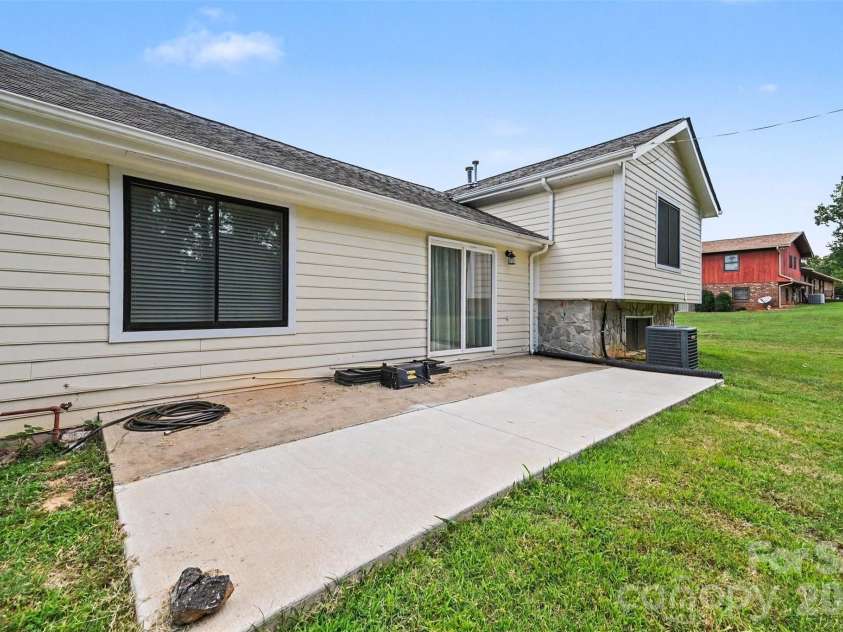 1106 Stanton Drive, Shelby, NC 28150.  MLS# CAR4403709, YatesRealty ID 39616. 