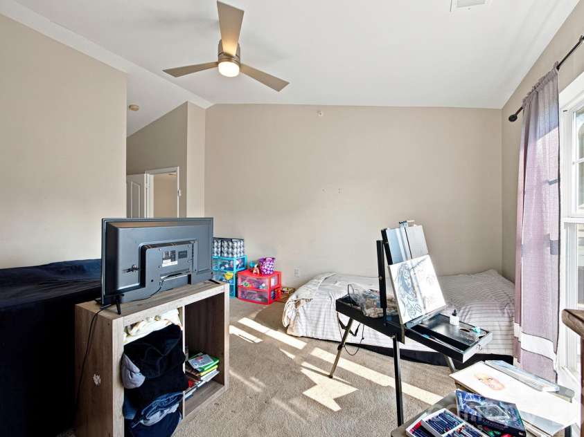 17257 Doe Valley Court, Cornelius, NC 28031.  MLS# CAR4405908, YatesRealty ID 39617. Primary Bedroom w/ Vaulted Ceilings