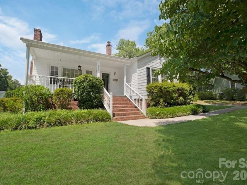 810 Ashwood Street, Kannapolis, NC 28081.  MLS# CAR4406450, YatesRealty ID 39618. 