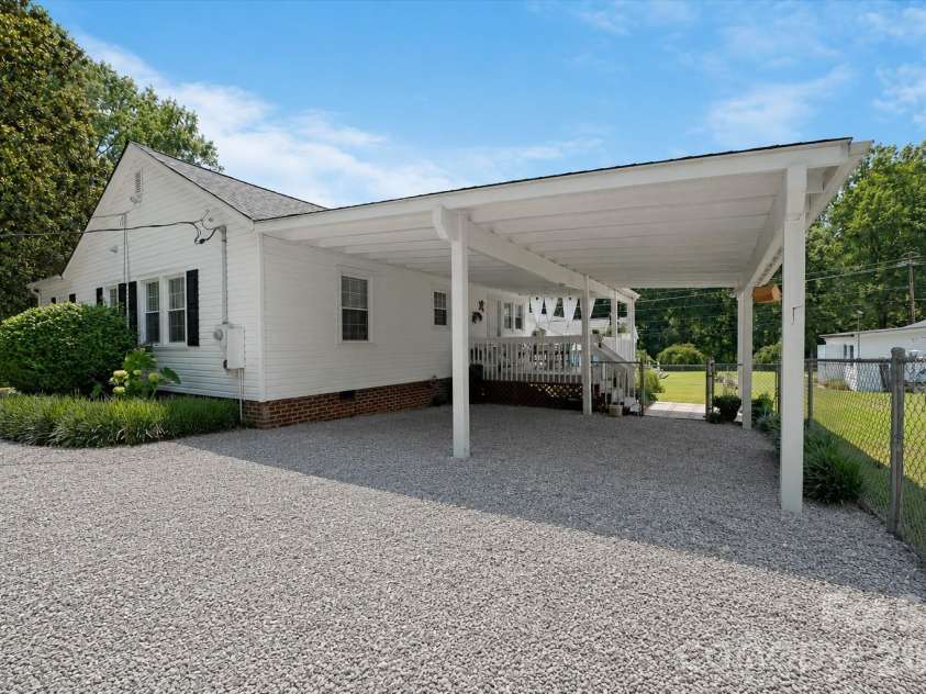810 Ashwood Street, Kannapolis, NC 28081.  MLS# CAR4406450, YatesRealty ID 39618. 