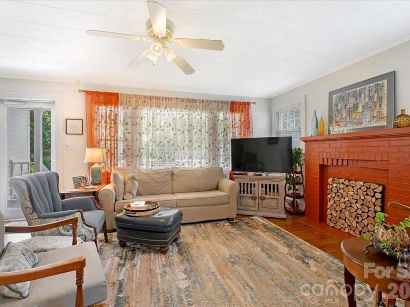810 Ashwood Street, Kannapolis, NC 28081.  MLS# CAR4406450, YatesRealty ID 39618. 