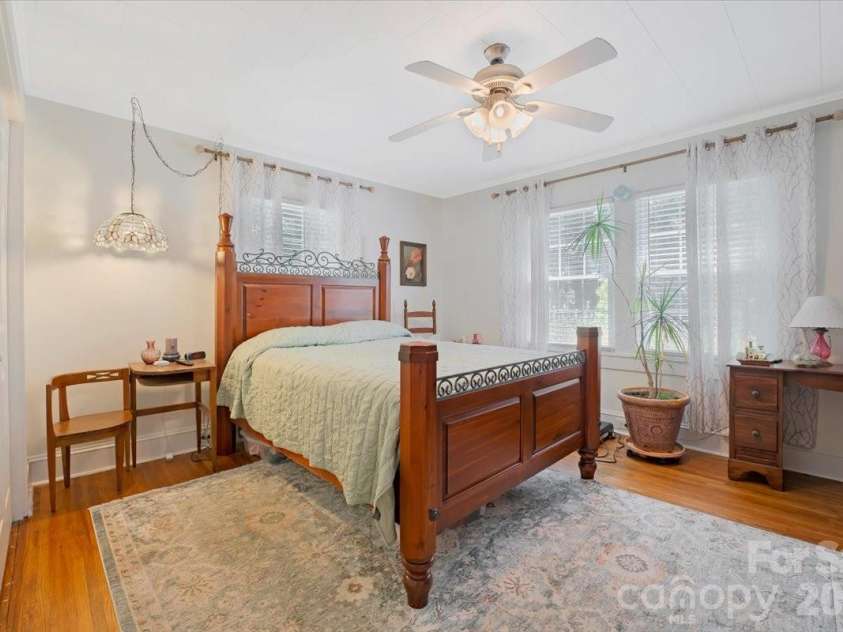 810 Ashwood Street, Kannapolis, NC 28081.  MLS# CAR4406450, YatesRealty ID 39618. 