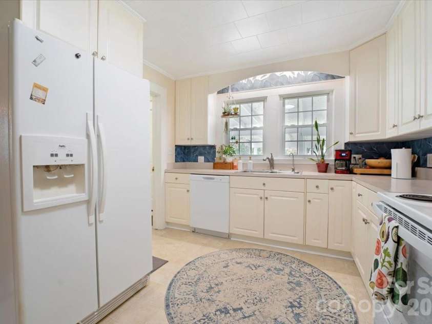 810 Ashwood Street, Kannapolis, NC 28081.  MLS# CAR4406450, YatesRealty ID 39618. 
