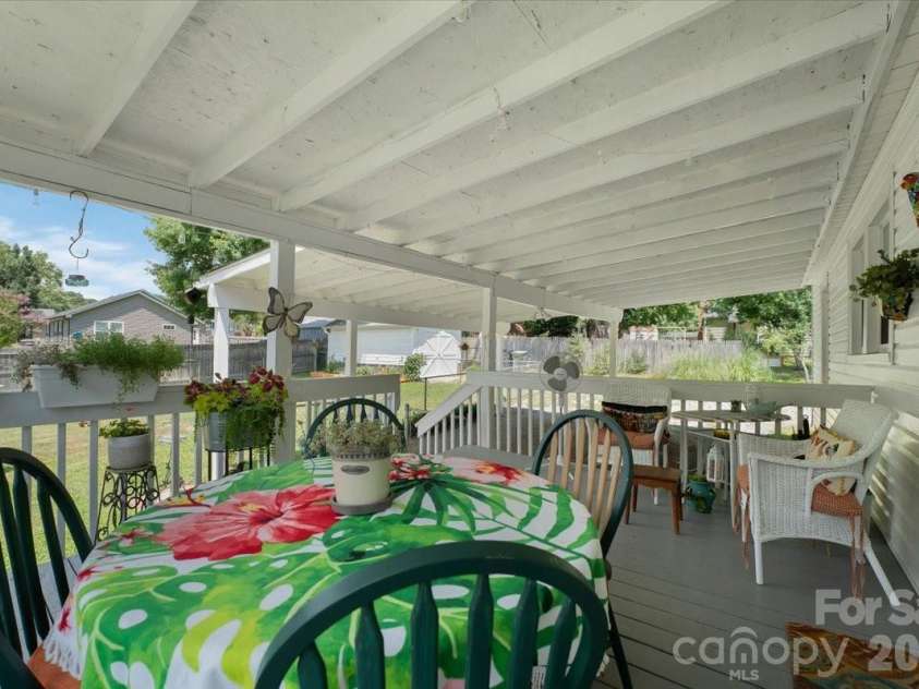810 Ashwood Street, Kannapolis, NC 28081.  MLS# CAR4406450, YatesRealty ID 39618. 