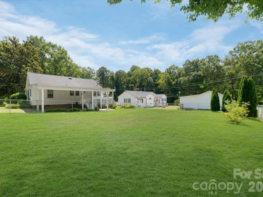 810 Ashwood Street, Kannapolis, NC 28081.  MLS# CAR4406450, YatesRealty ID 39618. 
