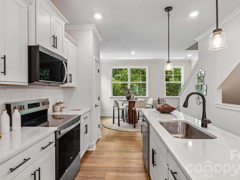 821 Hammers Lane, Charlotte, NC 28205.  MLS# CAR4406721, YatesRealty ID 39619. 
