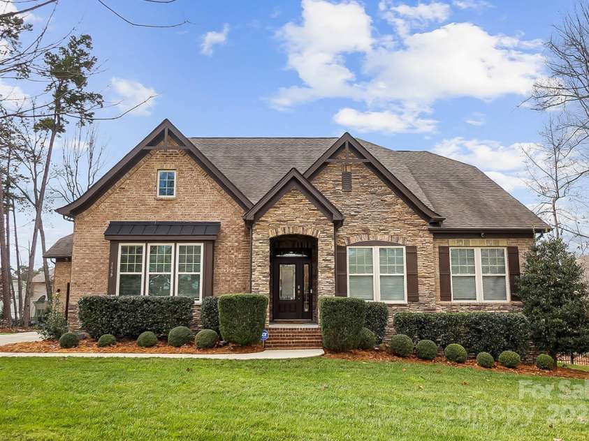 1419 Vickery Drive, Matthews, NC 28104.  MLS# CAR4327392, YatesRealty ID 3962. 