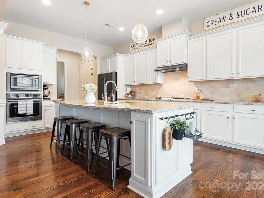 1419 Vickery Drive, Matthews, NC 28104.  MLS# CAR4327392, YatesRealty ID 3962. 