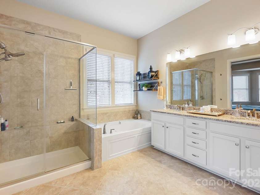 1419 Vickery Drive, Matthews, NC 28104.  MLS# CAR4327392, YatesRealty ID 3962. 