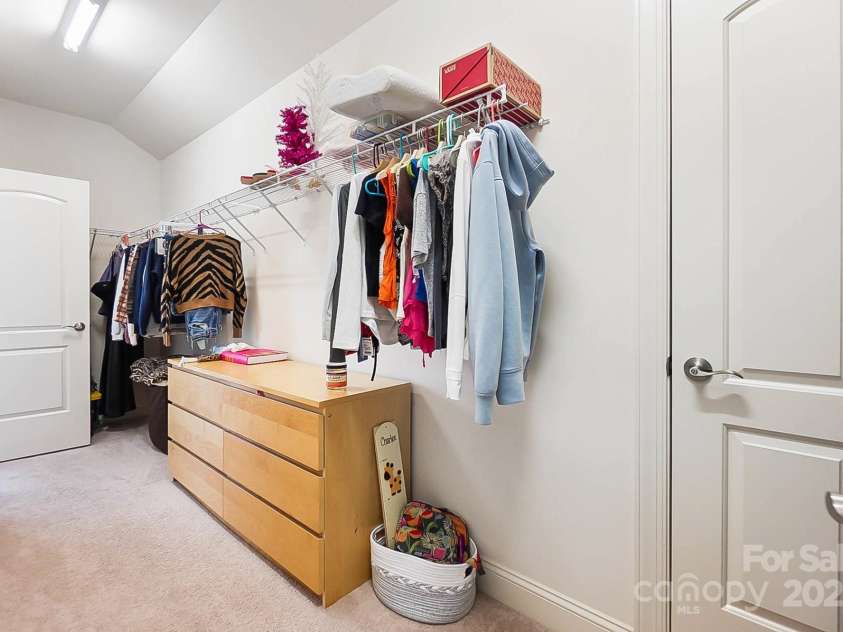 1419 Vickery Drive, Matthews, NC 28104.  MLS# CAR4327392, YatesRealty ID 3962. 